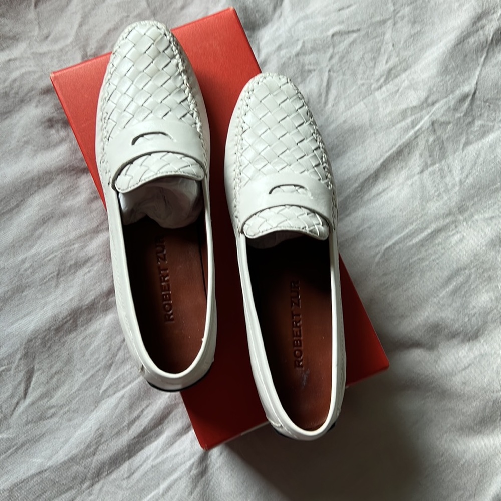 Robert Zur “White True Glove” white loafer. Size 8.5 NARROW (4A)